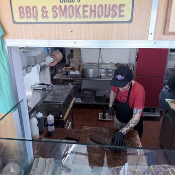 Botto's BBQ - Cutting up ribs - Barbeque Near Me - Portland, Oregon Botto's BBQ - Cutting up ribs - Barbeque Near Me - Portland, Oregon