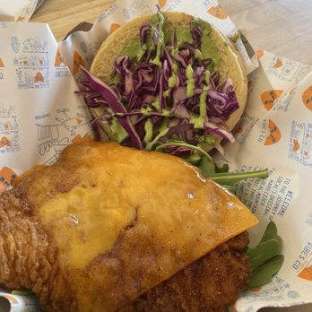 SoCal Vibes - Spicy chx sandwich - New American Near Me - Los Angeles, California SoCal Vibes - Spicy chx sandwich - New American Near Me - Los Angeles, California
