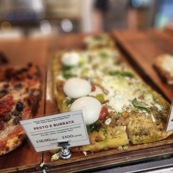 Eataly Boston - Pesto e burrata - Pizza Near Me - Boston, Massachusetts Eataly Boston - Pesto e burrata - Pizza Near Me - Boston, Massachusetts