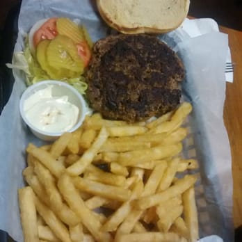 Club 4 Corners - a tray of fries and a burger - American Near Me - Scranton, Kansas