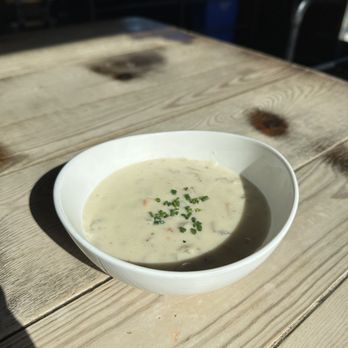 Hook & Anchor - Clam chowder - Seafood Near Me - Costa Mesa, California