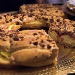 Mennella - Il ciambellone con crema e fragoline