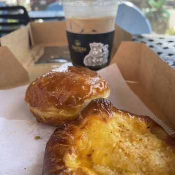 Chateau De Chantilly Cafe - Mango/pineapple danish and creme brûlée donut - Bakeries Near Me - Chantilly, Virginia