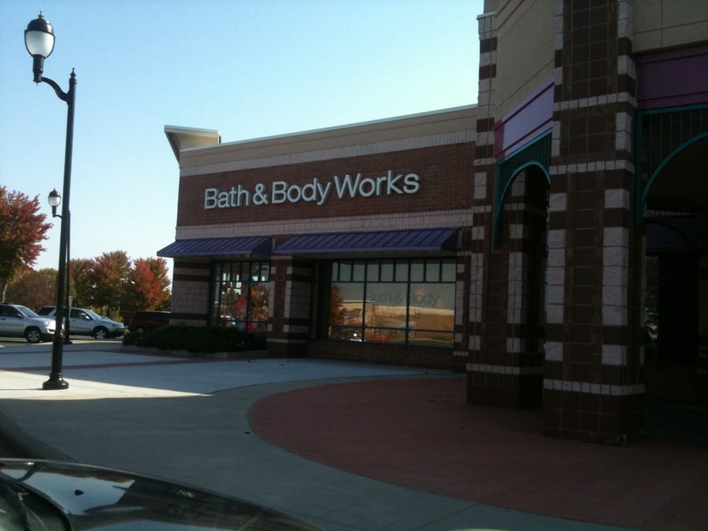 BATH & BODY WORKS Updated August 2024 8390 Tamarack Village Mall