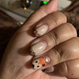 My fave fall time nails.. this pic was two weeks after I got my nails done! And it still looked amazing!
