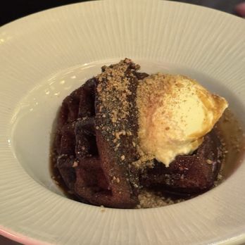 Duck & Waffle - Sticky toffee pudding, waffle - Modern European Near Me - London, XGL