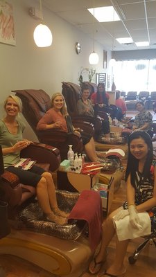 AT Nails by null