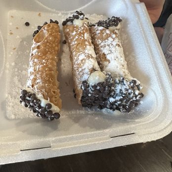 Yoli's Cucina and Crafthouse - Cannolis - Italian Near Me - Jefferson Hills, Pennsylvania