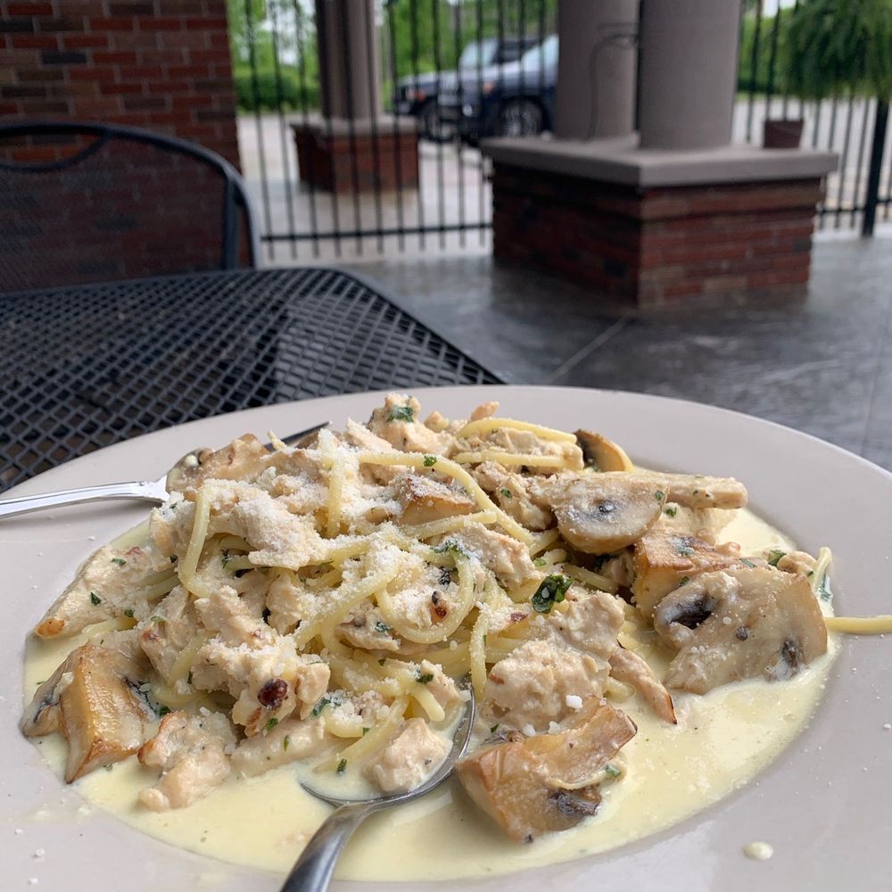 Leonardo's Italian Grille - Chicken Tetrazzini - Pizza Near Me - Romulus, Michigan Leonardo's Italian Grille - Chicken Tetrazzini - Pizza Near Me - Romulus, Michigan
