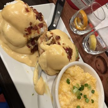 Toast - Splendid Benedict - Breakfast & Brunch Near Me - Bay Shore, New York Toast - Splendid Benedict - Breakfast & Brunch Near Me - Bay Shore, New York