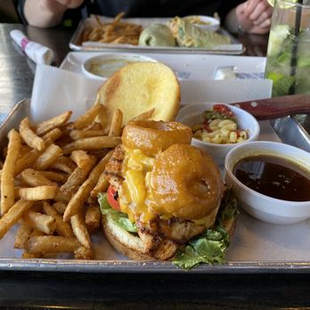 Italian Pizza Kitchen - Aloha Chicken Sandwich - Italian Near Me - Roselle, Illinois
