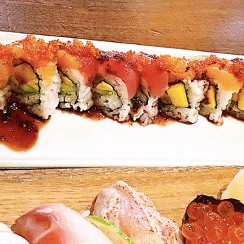 Umi Sake House - Tropical paradise roll - Sushi Bars Near Me - Seattle, Washington Umi Sake House - Tropical paradise roll - Sushi Bars Near Me - Seattle, Washington