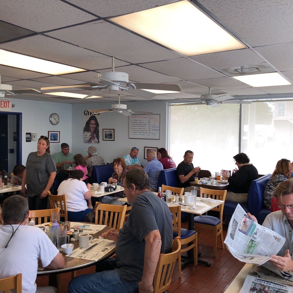 SouthEnd Kitchen - a large group of people eating in a restaurant - Breakfast & Brunch Near Me - West Palm Beach, Florida SouthEnd Kitchen - a large group of people eating in a restaurant - Breakfast & Brunch Near Me - West Palm Beach, Florida