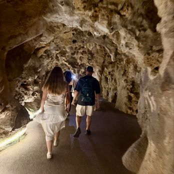 Quinta da Regaleira - Through the tunnels and grottoes - Landmarks & Historical Buildings Near Me - Sintra, 11 Quinta da Regaleira - Through the tunnels and grottoes - Landmarks & Historical Buildings Near Me - Sintra, 11