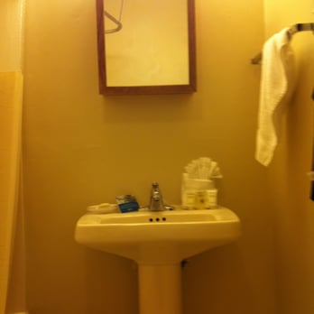Lovers Point Inn - Room 301 - sink - Hotels Near Me - Pacific Grove, California Lovers Point Inn - Room 301 - sink - Hotels Near Me - Pacific Grove, California