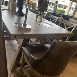 RoomsXpress Furniture
