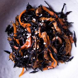 Bettina Zumdick - Are you familiar with Sea Vegetables? Hijiki with Carrots, Onions and Sesame Seeds.
