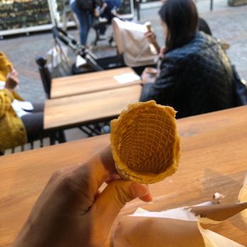 Amorino - Boo hollow cone - Ice Cream & Frozen Yogurt Near Me - Paris, 75 Amorino - Boo hollow cone - Ice Cream & Frozen Yogurt Near Me - Paris, 75