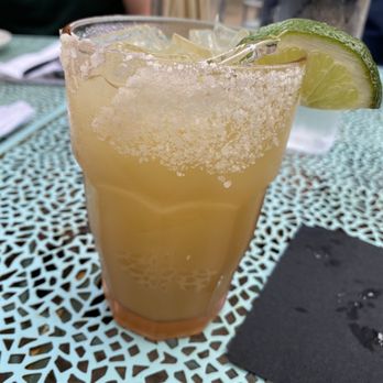 Bar Peached - Margarita de peached - Cocktail Bars Near Me - Austin, Texas Bar Peached - Margarita de peached - Cocktail Bars Near Me - Austin, Texas
