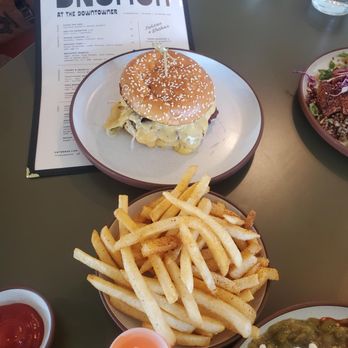DWTNR Bar & Restaurant - Smashburger + Fries - Bars Near Me - Albuquerque, New Mexico DWTNR Bar & Restaurant - Smashburger + Fries - Bars Near Me - Albuquerque, New Mexico