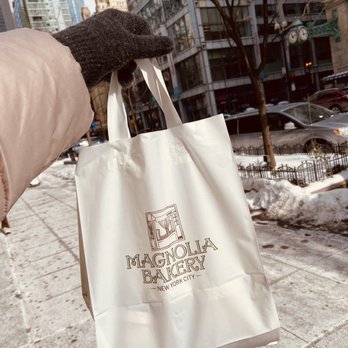 Magnolia Bakery - Bakeries Near Me - Chicago, Illinois