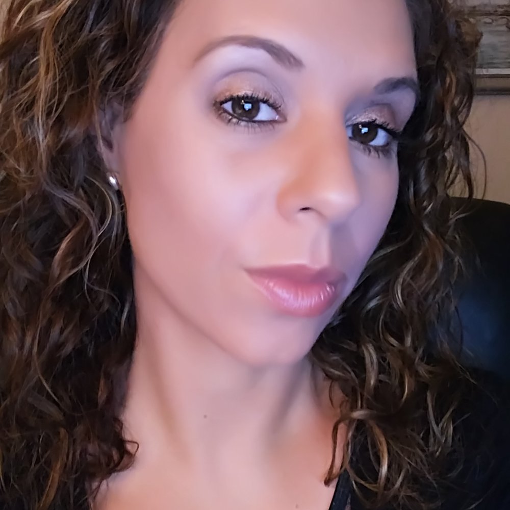 Love my curls and highlights. Love my curls and highlights.