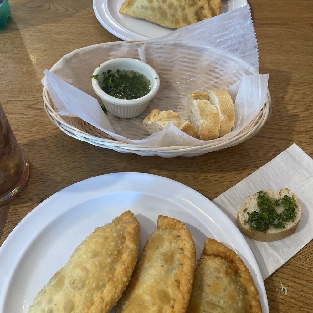 Alma Argentina - Empanada Combo - Argentine Near Me - Oviedo, Florida Alma Argentina - Empanada Combo - Argentine Near Me - Oviedo, Florida