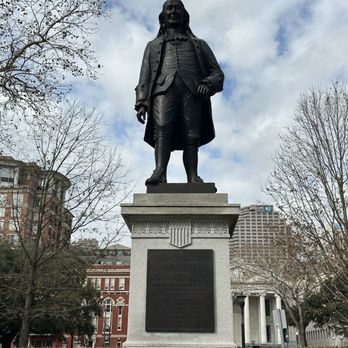 Lafayette Square - Parks Near Me - New Orleans, Louisiana
