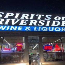 Spirits On Riverside - Front entrance