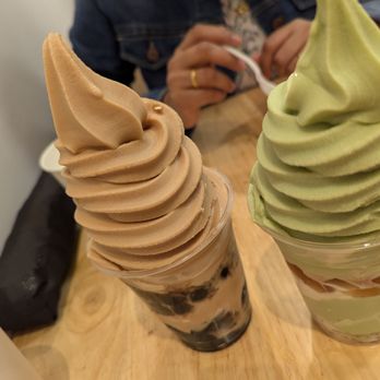 Lala Spicy Lab - Parfait -Green Tea and Black Tea - Chinese Near Me - Toronto, Ontario