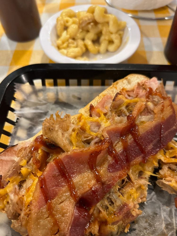 Patches BBQ and more Logo