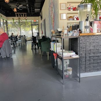 Maggie's Favorite - Interior - Patisserie/Cake Shop Near Me - Oakland Park, Florida Maggie's Favorite - Interior - Patisserie/Cake Shop Near Me - Oakland Park, Florida