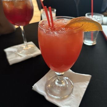 B's Wine Bar - Rum punch - Wine Bars Near Me - Missouri City, Texas