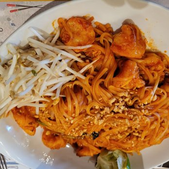 The Buffet - Pad Thai with shrimp - Buffets Near Me - Valley Center, California