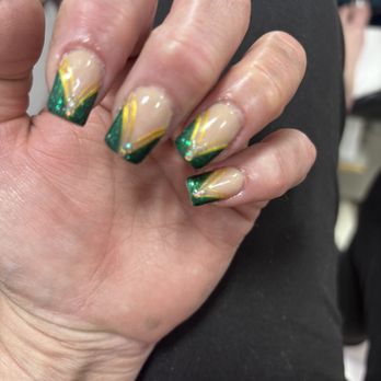 Helen's Nails - Nail Salons Near Me - Lemon Grove, California
