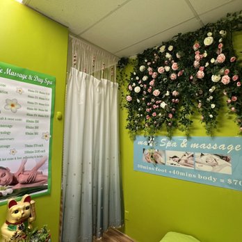 Malie Massage & Day Spa - The reception area for Malie -- decor is cute & lovely! - Massage Near Me - Honolulu, Hawaii Malie Massage & Day Spa - The reception area for Malie -- decor is cute & lovely! - Massage Near Me - Honolulu, Hawaii
