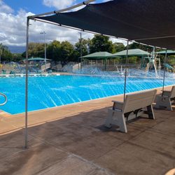 Kihei Aquatic Center - 3 size diving boards!