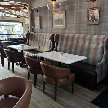 Magnolia House - Inside bench seating - Cocktail Bars Near Me - Pasadena, California