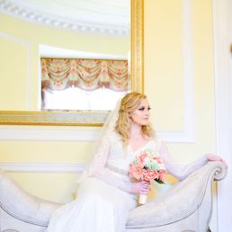 Upstairs - © Carol Solorzano - wedding photographer - www.dcorzo.com Upstairs - © Carol Solorzano - wedding photographer - www.dcorzo.com