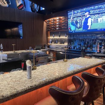 Stingers Lounge - Many big screens for sports watching - Golf Near Me - Zephyr Cove, Nevada Stingers Lounge - Many big screens for sports watching - Golf Near Me - Zephyr Cove, Nevada
