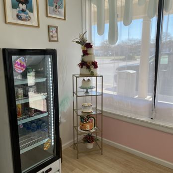 Custom Cake Cakery - Custom Cakes Near Me - Virginia Beach, Virginia