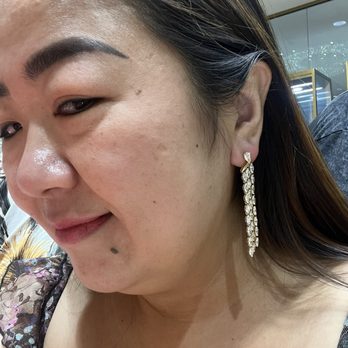 Valliani Jewelers - 6.55 carats dangling gold diamonds earrings . We have so much fun shopping there . Thanks - Jewelry Near Me - Santa Clara, California Valliani Jewelers - 6.55 carats dangling gold diamonds earrings . We have so much fun shopping there . Thanks - Jewelry Near Me - Santa Clara, California