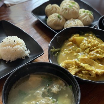 Bao Bao House - From near to far: Vegetable Pork Wontonchoose with soup or pan fried) Curry Chicken Rice Pork Bao - Chinese Near Me - Eugene, Oregon