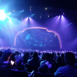 Mickey And The Magician - Beautiful theater