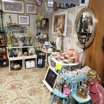Diana's Fine Things - Antiques Near Me - Forest Park, Illinois