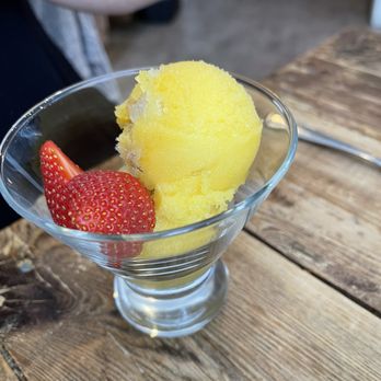 Farmhouse Restaurant - Vegan mango sorbet - American Near Me - Newtown, Connecticut