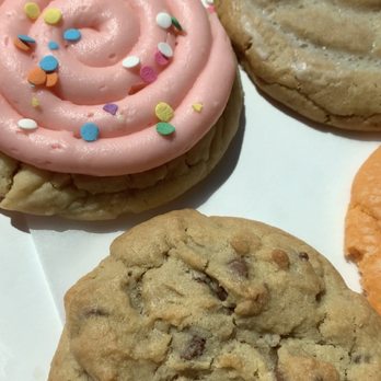 Crumbl - Madison - Bakeries Near Me - Madison, Wisconsin Crumbl - Madison - Bakeries Near Me - Madison, Wisconsin