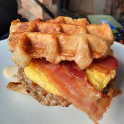 Syrup Trap - Close-up of Swanson Sammy