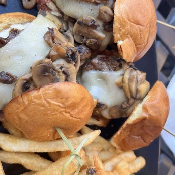 Backroads Burger & Bar - Filet mignion sliders - Burgers Near Me - Plainfield, Illinois
