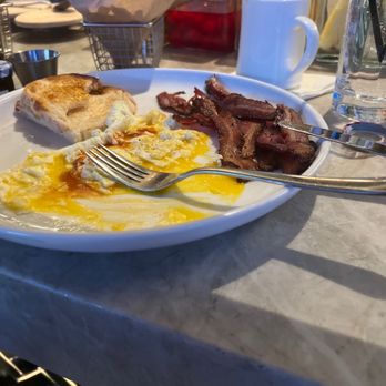 Serrano Vista Cafe - 2 eggs breakfast with bacon - Cafes Near Me - S Highland, California Serrano Vista Cafe - 2 eggs breakfast with bacon - Cafes Near Me - S Highland, California